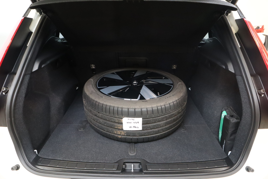 Volvo EX40 vaihtoauto