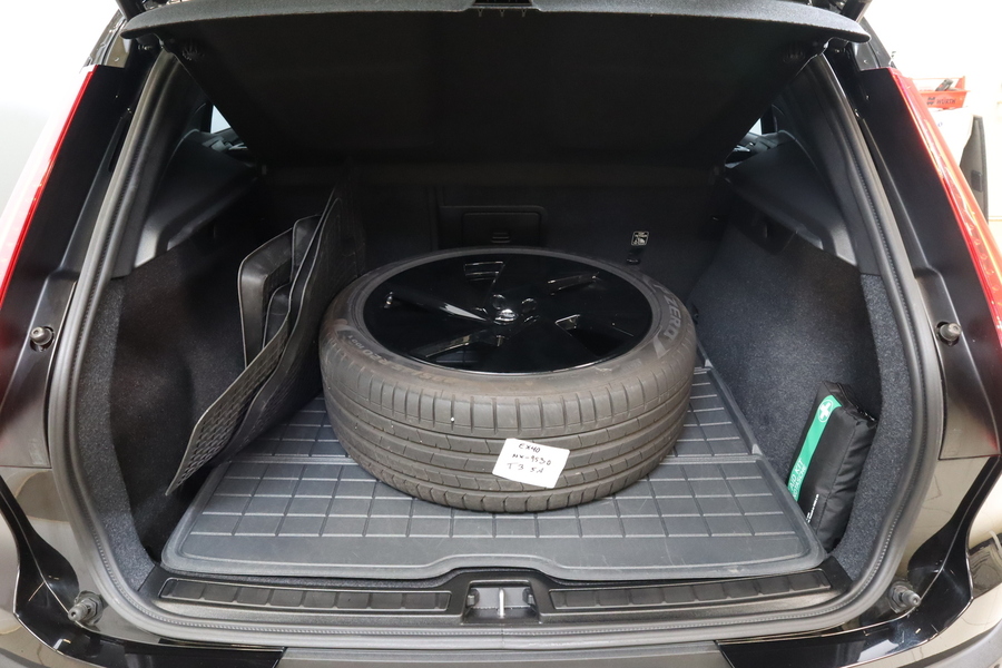 Volvo EX40 vaihtoauto