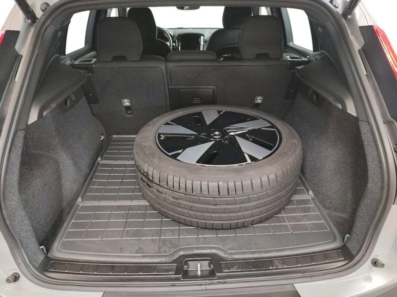 Volvo EX40 vaihtoauto