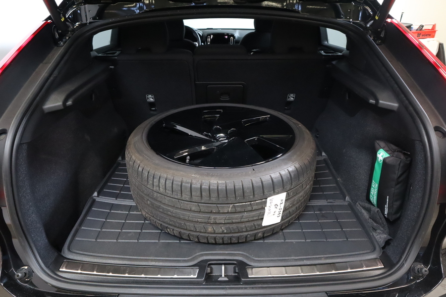 Volvo EC40 vaihtoauto