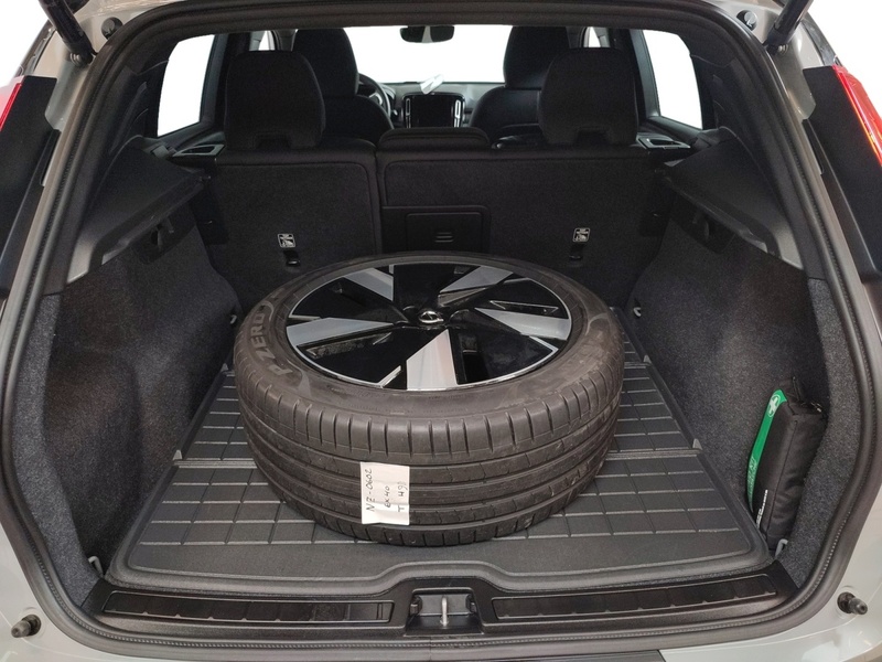 Volvo EX40 vaihtoauto