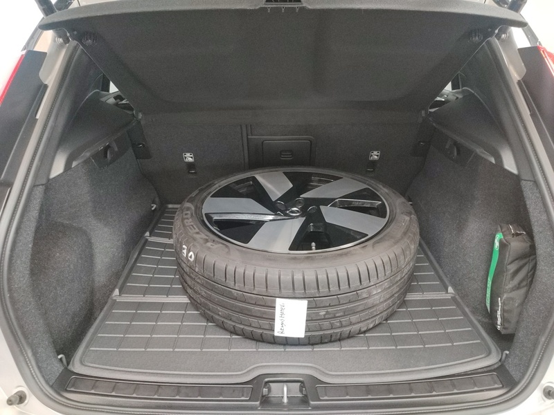 Volvo EX40 vaihtoauto