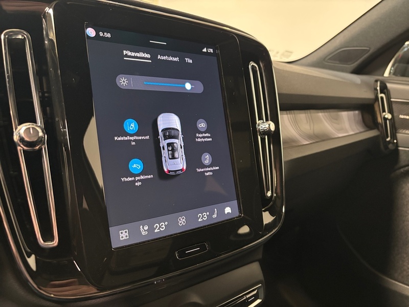 Volvo EX40 vaihtoauto