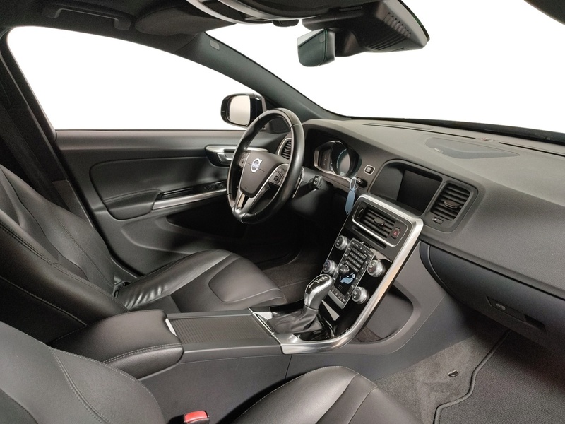 Volvo V60 Cross Country vaihtoauto