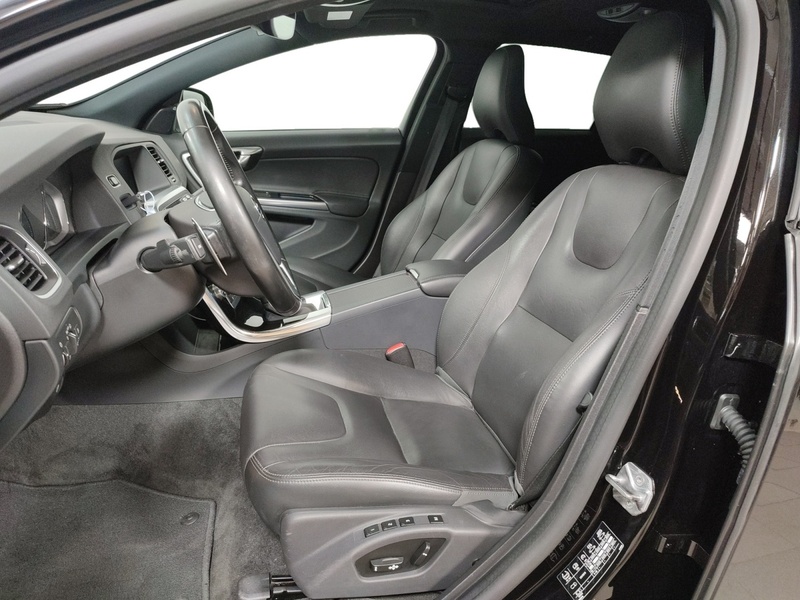 Volvo V60 Cross Country vaihtoauto