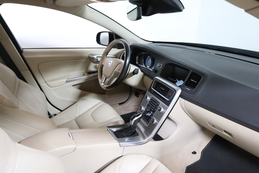 Volvo V60 Cross Country vaihtoauto