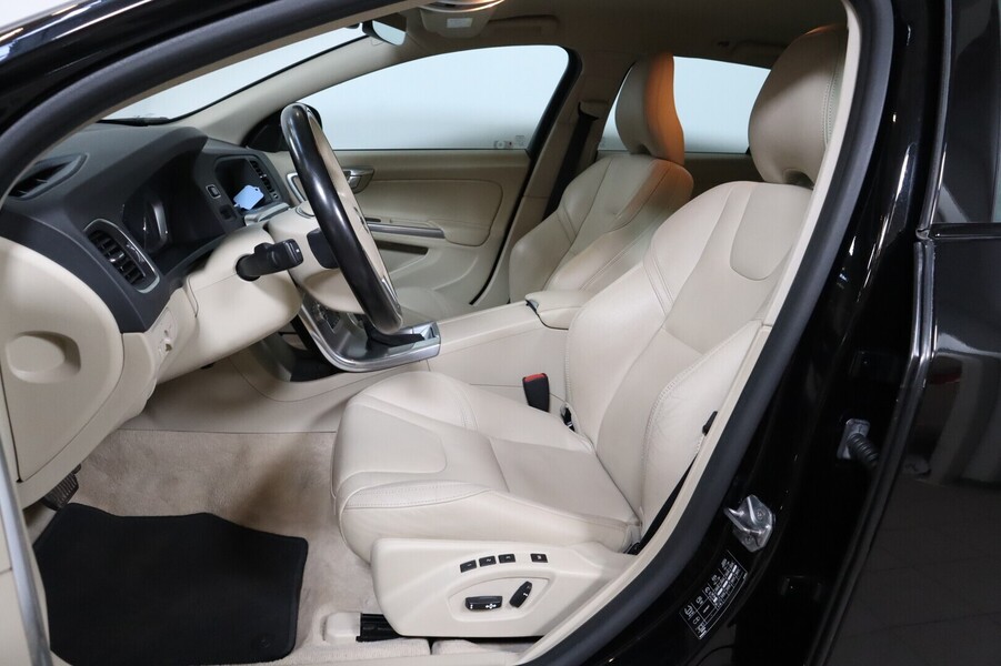 Volvo V60 Cross Country vaihtoauto