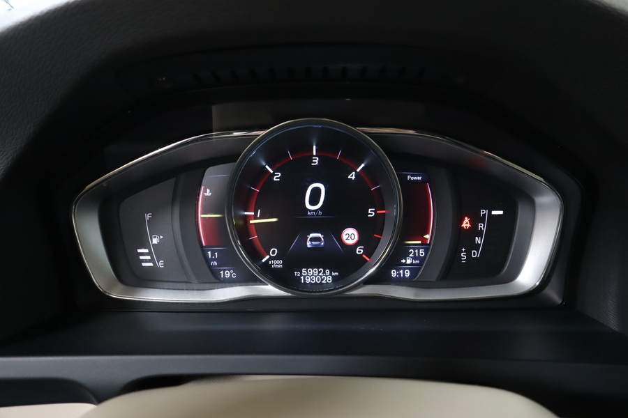 Volvo V60 Cross Country vaihtoauto
