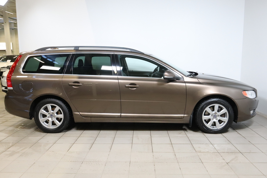 Volvo V70 vaihtoauto