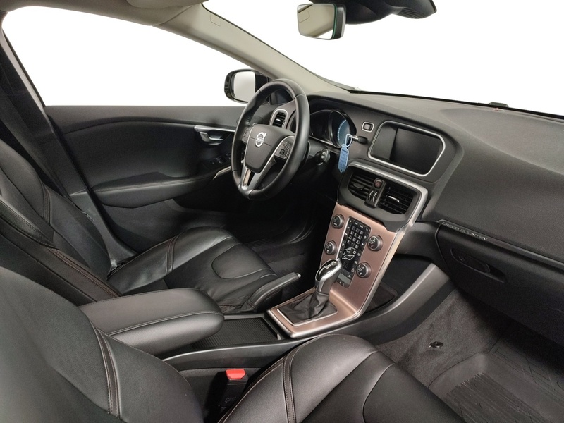 Volvo V40 Cross Country vaihtoauto