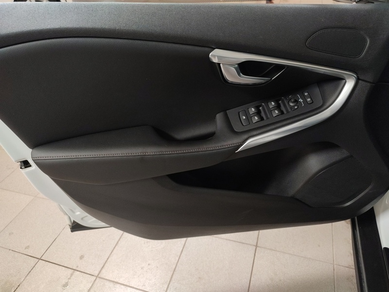 Volvo V40 Cross Country vaihtoauto