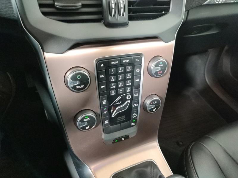 Volvo V40 Cross Country vaihtoauto