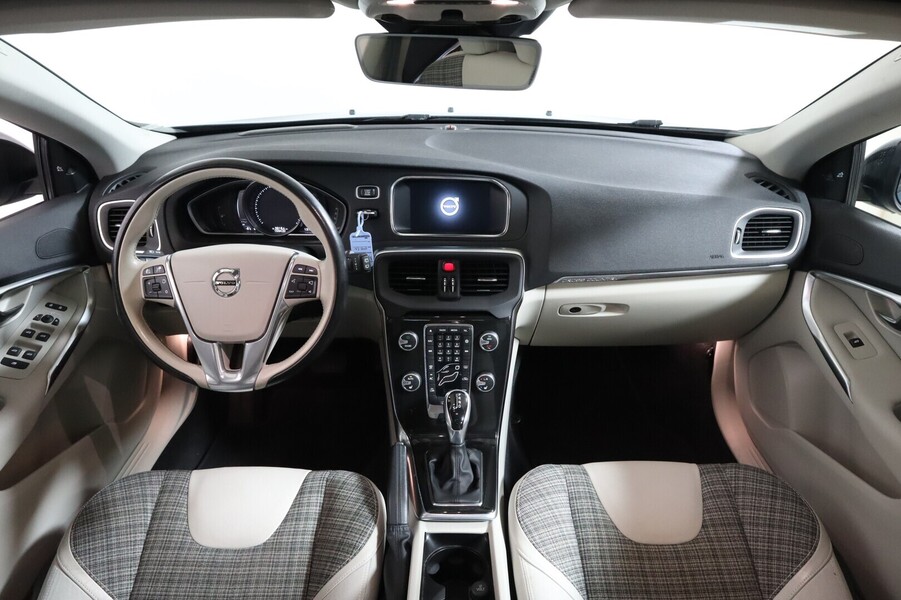 Volvo V40 Cross Country vaihtoauto