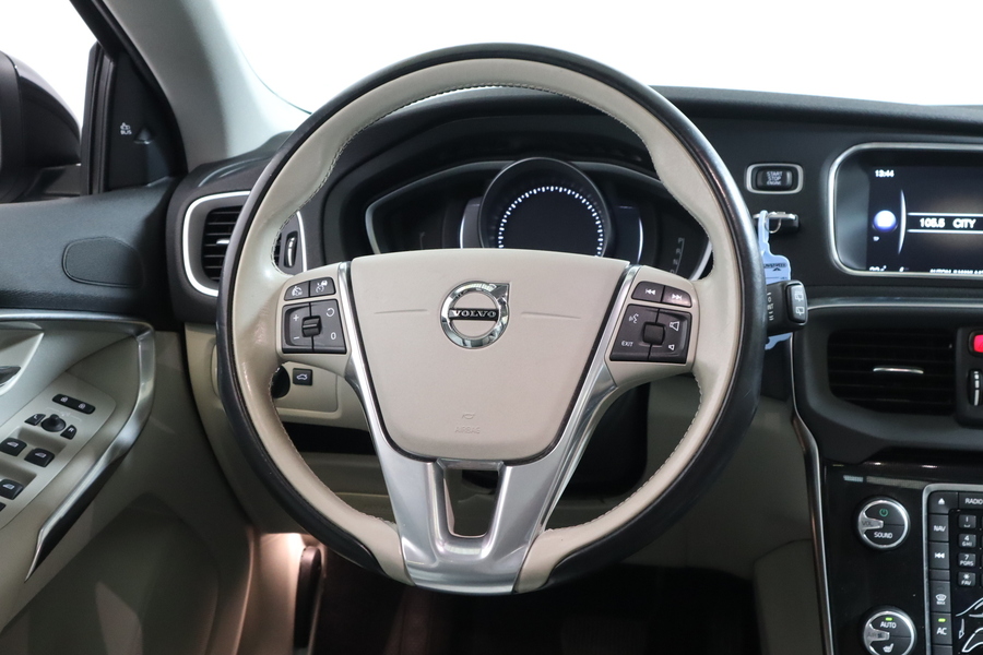 Volvo V40 Cross Country vaihtoauto