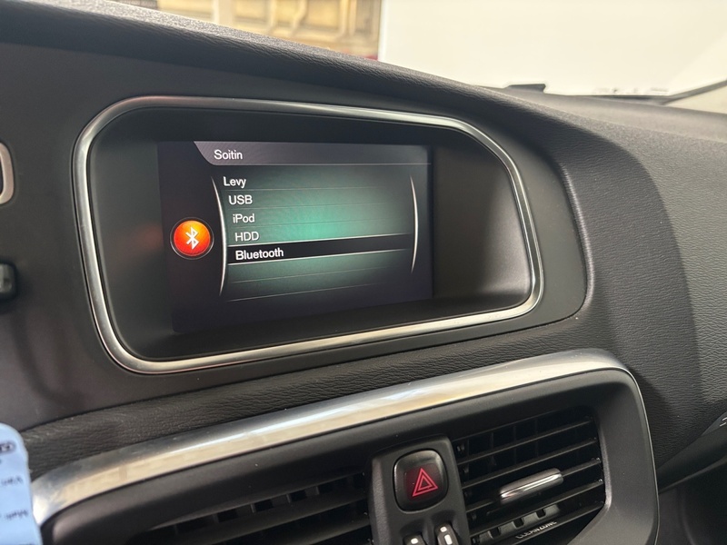 Volvo V40 Cross Country vaihtoauto