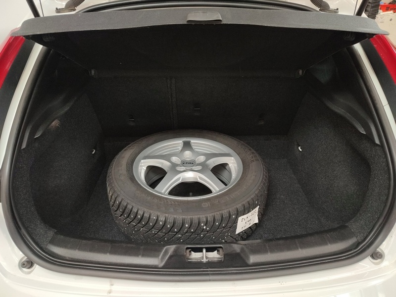 Volvo V40 Cross Country vaihtoauto