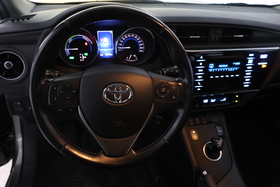 Toyota Auris vaihtoauto