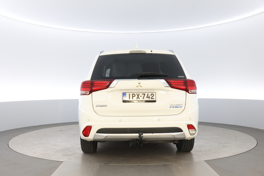 Mitsubishi Outlander PHEV vaihtoauto