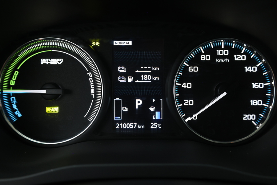 Mitsubishi Outlander PHEV vaihtoauto