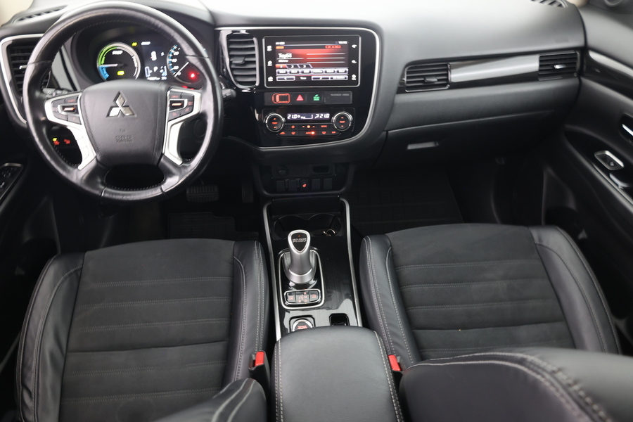 Mitsubishi Outlander PHEV vaihtoauto