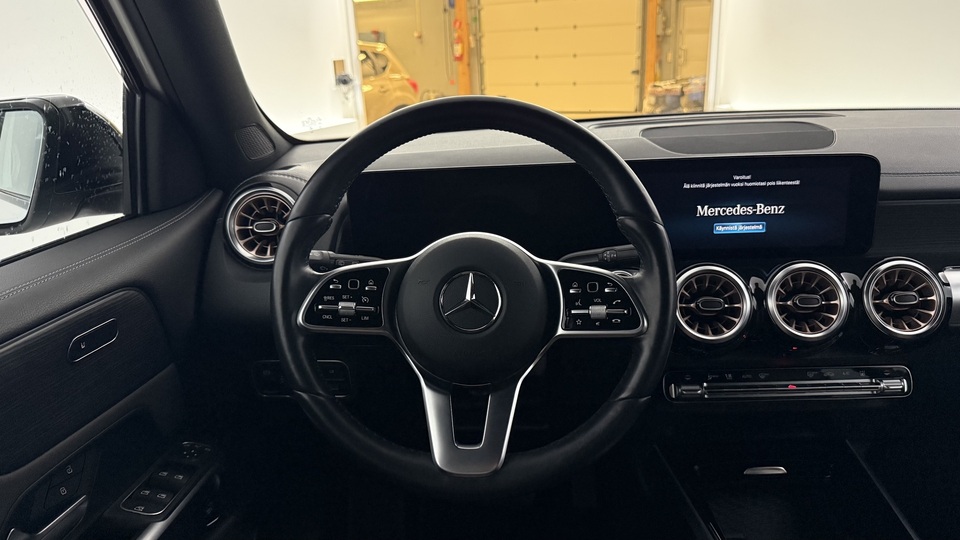 Mercedes-Benz EQB vaihtoauto