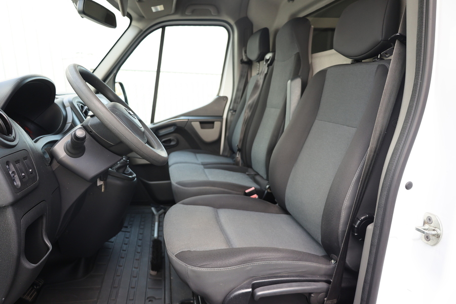 Nissan NV400 vaihtoauto