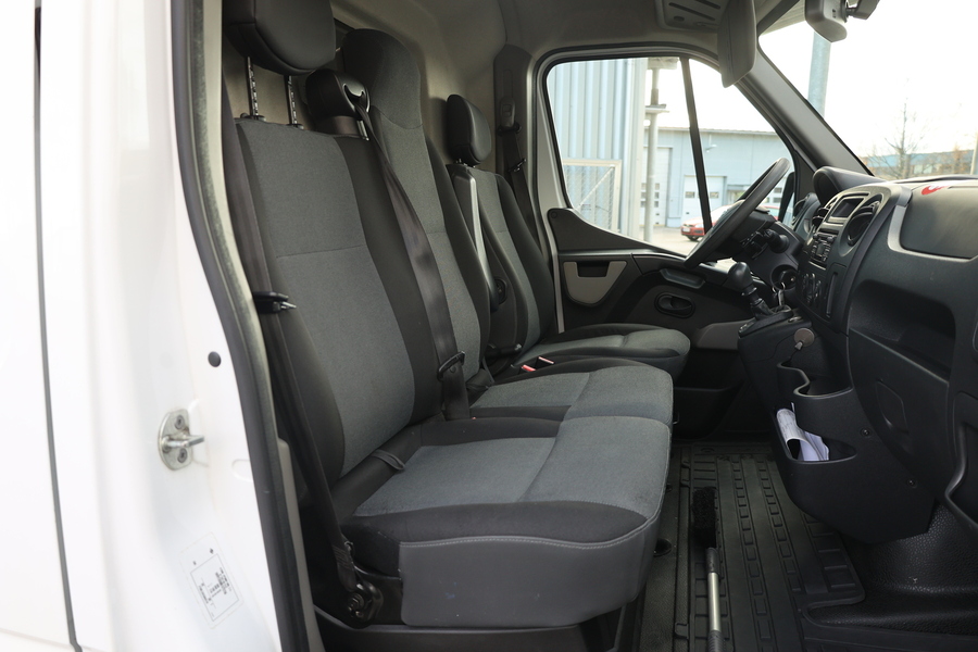 Nissan NV400 vaihtoauto