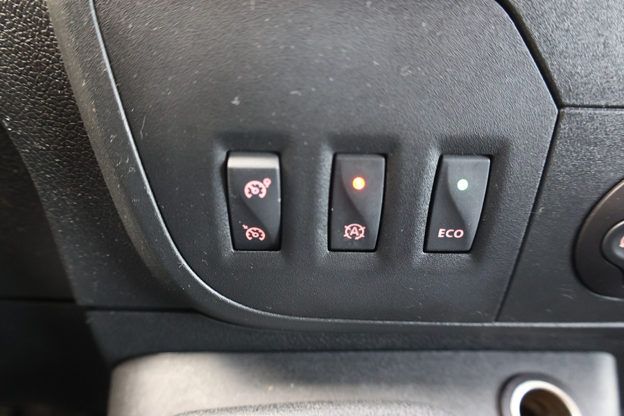 Nissan NV400 vaihtoauto