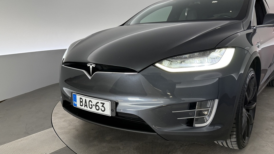 Tesla Model X vaihtoauto