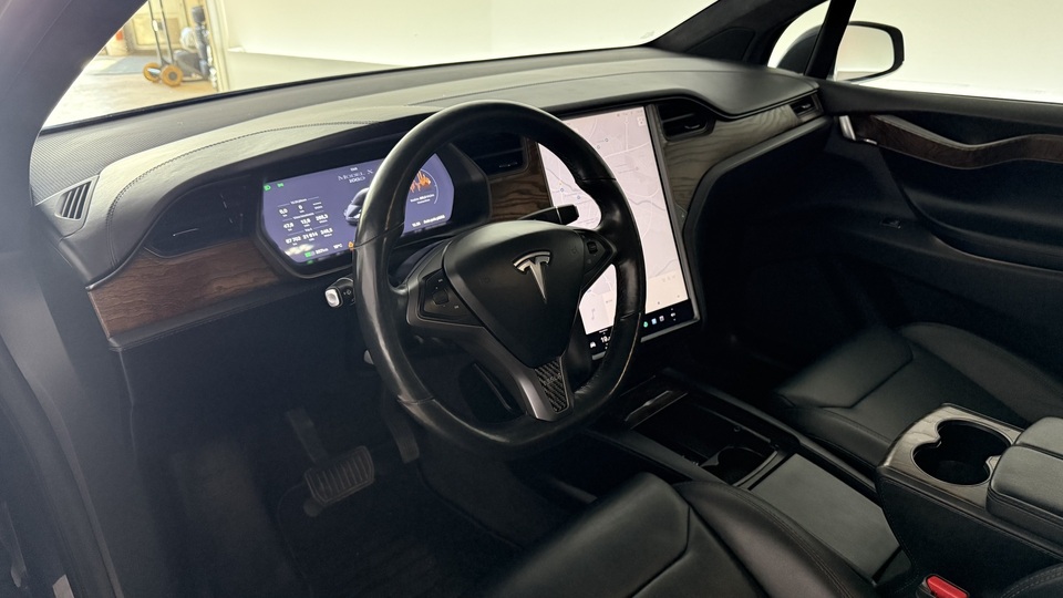 Tesla Model X vaihtoauto