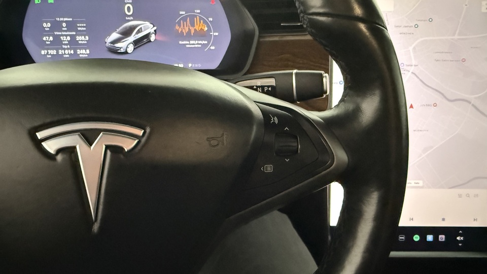 Tesla Model X vaihtoauto