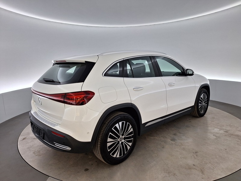 Mercedes-Benz EQA vaihtoauto