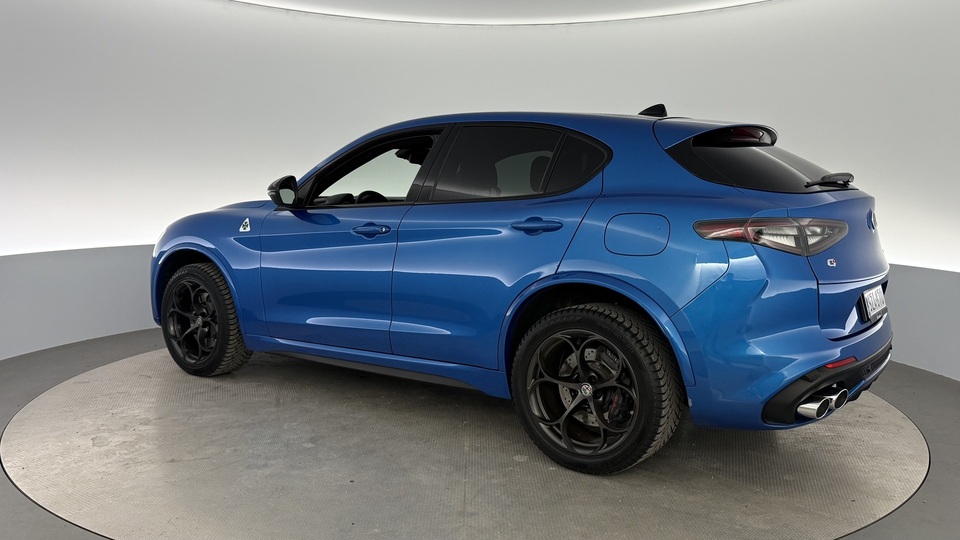 Alfa Romeo Stelvio vaihtoauto