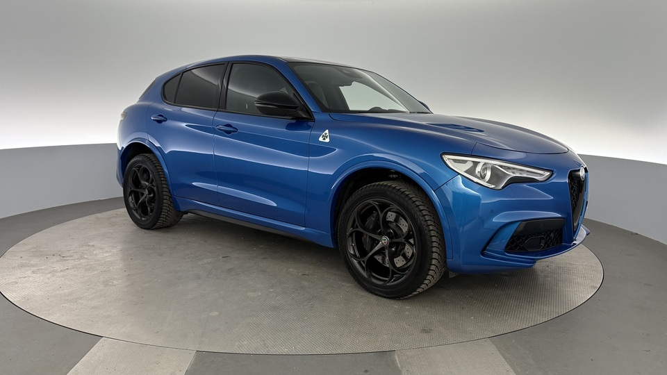 Alfa Romeo Stelvio vaihtoauto