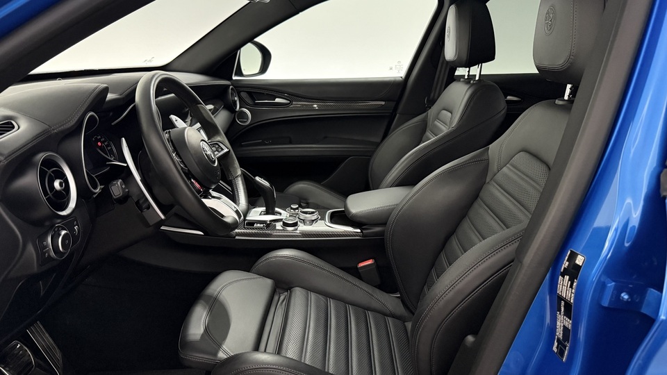 Alfa Romeo Stelvio vaihtoauto