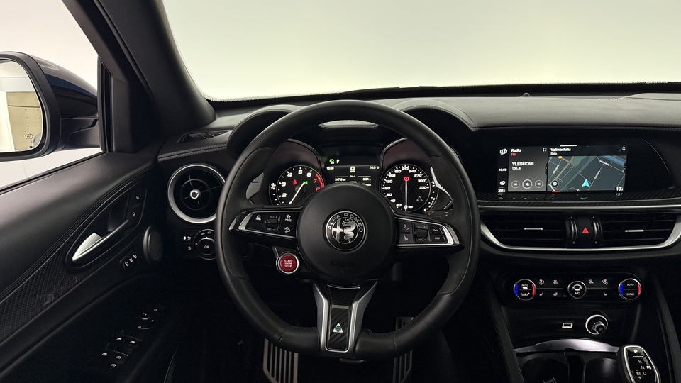 Alfa Romeo Stelvio vaihtoauto