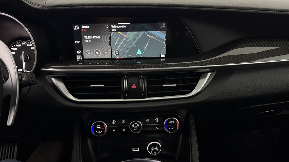 Alfa Romeo Stelvio vaihtoauto