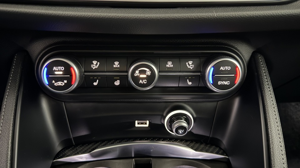 Alfa Romeo Stelvio vaihtoauto