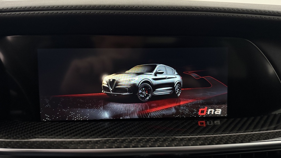 Alfa Romeo Stelvio vaihtoauto