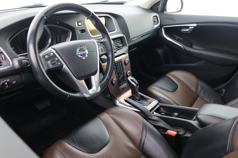 Volvo V40 Cross Country vaihtoauto