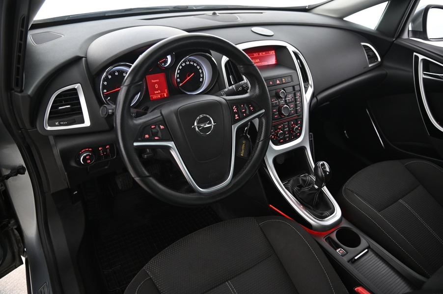 Opel Astra vaihtoauto