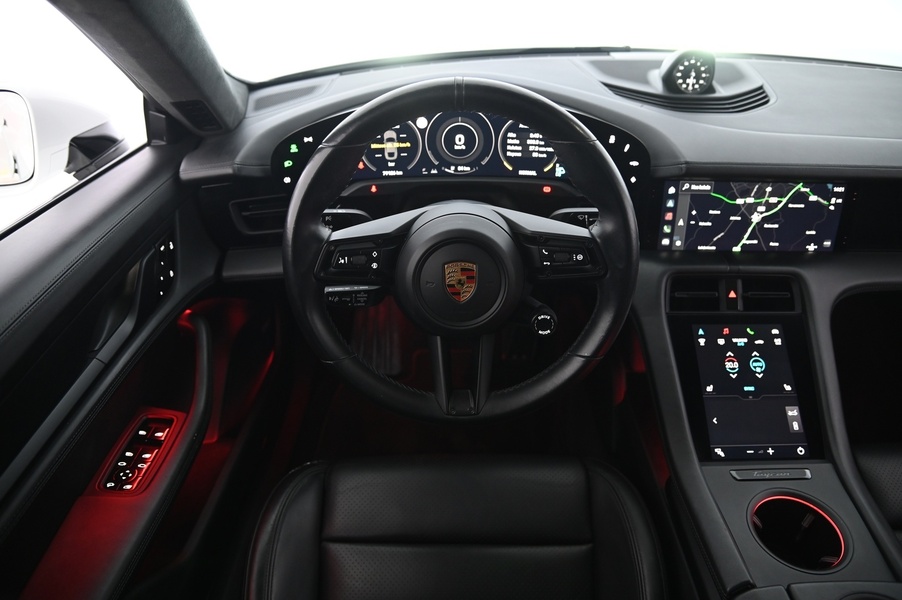 Porsche Taycan vaihtoauto