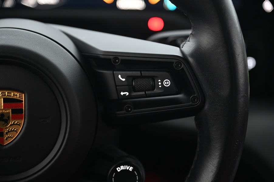 Porsche Taycan vaihtoauto
