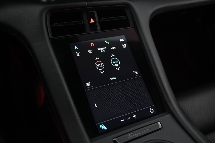 Porsche Taycan vaihtoauto