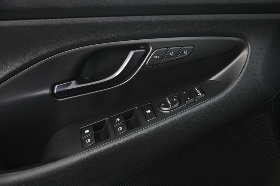 Hyundai i30 5d vaihtoauto