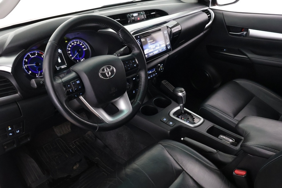 Toyota Hilux vaihtoauto