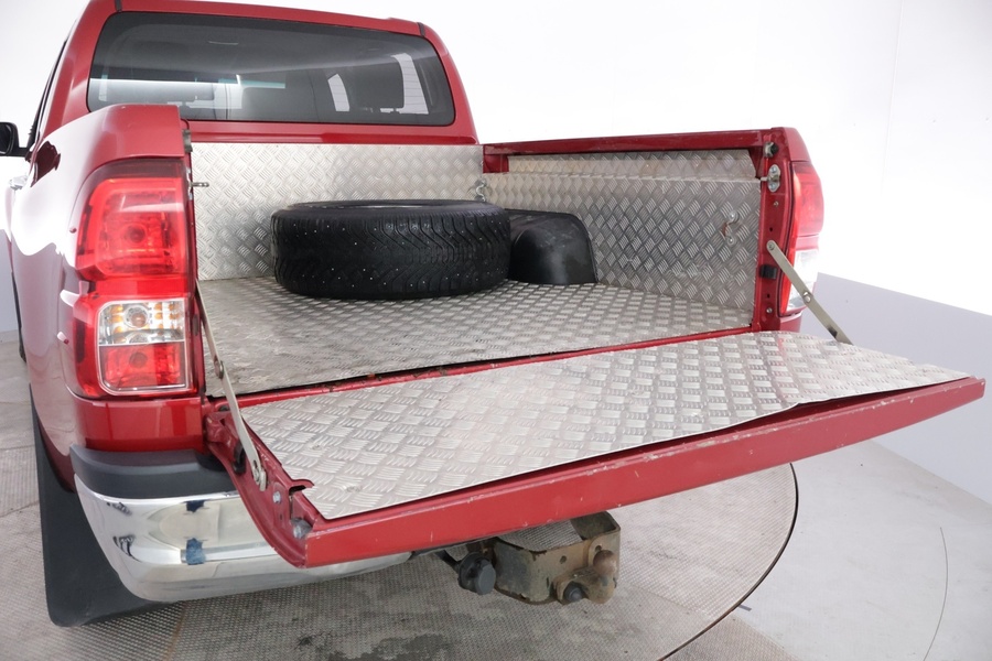 Toyota Hilux vaihtoauto