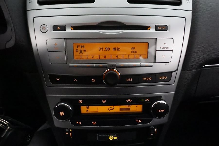 Toyota Avensis vaihtoauto