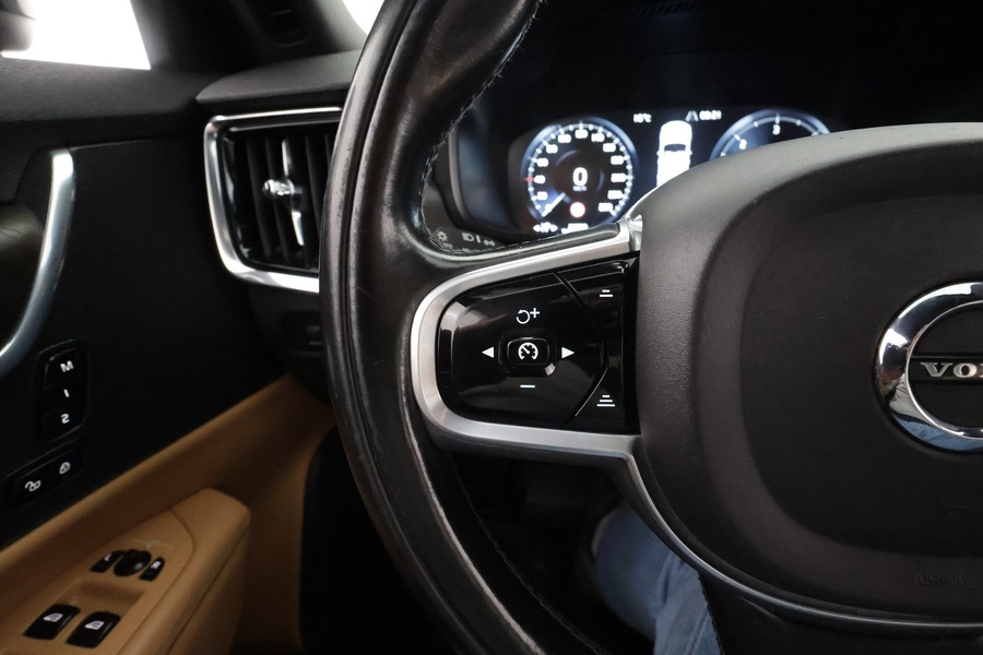 Volvo V90 Cross Country vaihtoauto