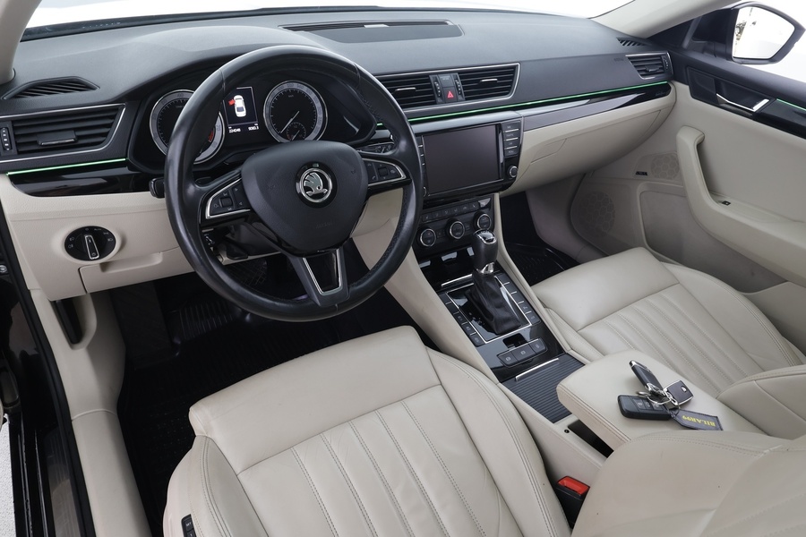 Skoda Superb vaihtoauto